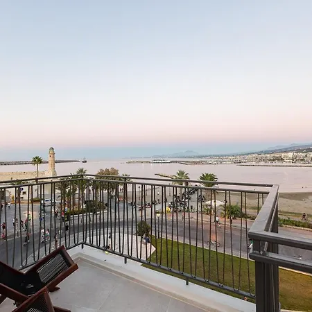 V77 Seafront Apartment