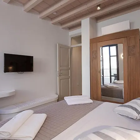 V77 Seafront Apartment