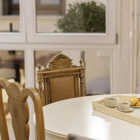 V77 Seafront Apartment